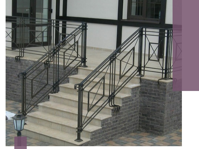 Перила для крыльца в Мичуринске — монтаж, изготовление и установка