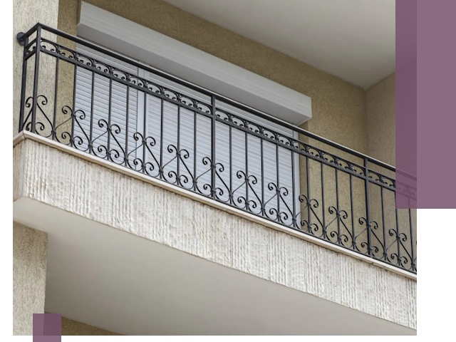 Балконные ограждения из металла и стекла в Мичуринске для домов