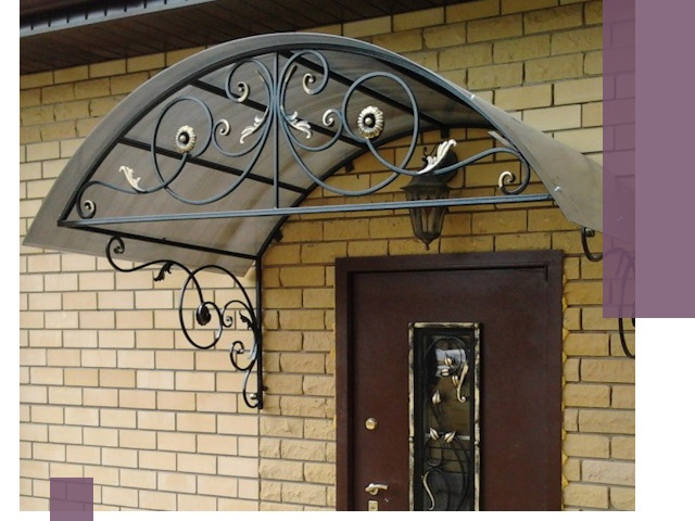 Изготовление козырьков из металла под ключ в Мичуринске