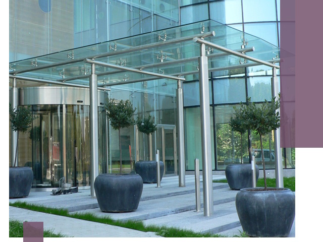 Навесы из стекла на заказ в Мичуринске — монтаж и установка