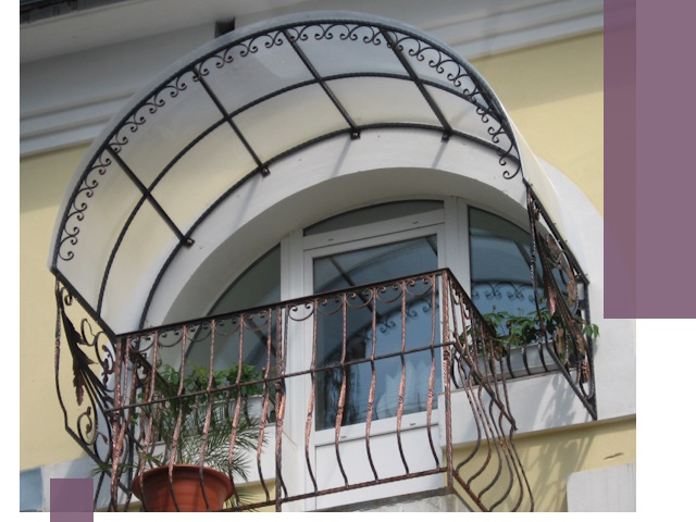 Козырьки над балконом в Мичуринске — изготовление и монтаж